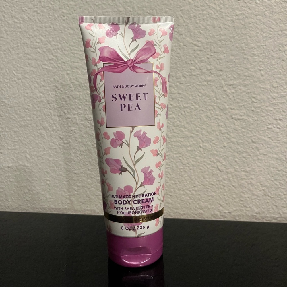Bath & Body Works Sweet Pea ultimate hydrator body cream with shea butter